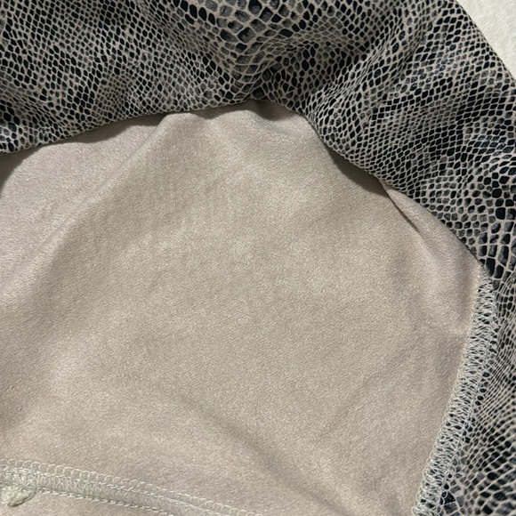 She + Sky snake print bike shorts - Picture 3 of 5